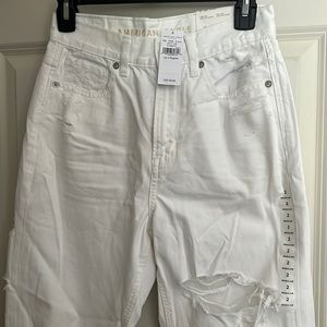 American Eagle white mom jeans Size 2 regular